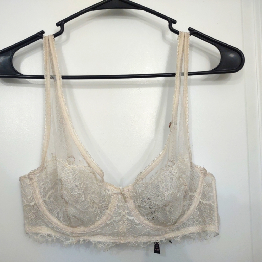 Victoria's Secret White Lace Bra, 34C